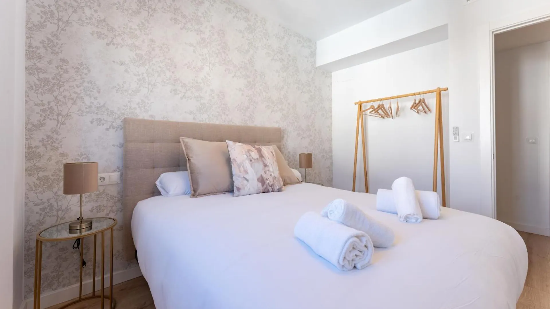 Bhost - Los Carmenes Benalmadena Spain